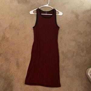 Fitted MIDI maroon dress